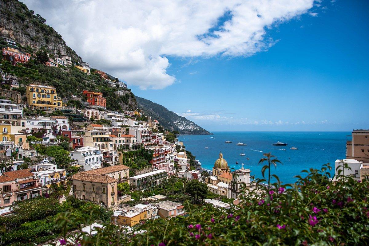 Descobrindo a Beleza de Positano: Um Paraíso à Beira-Mar na Costa Amalfitana